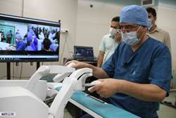 افتتاح فرآیند جراحی روباتیک از راه دور در بیمارستان سینا با حضور معاون علمی و فناوری رئیس جمهور 